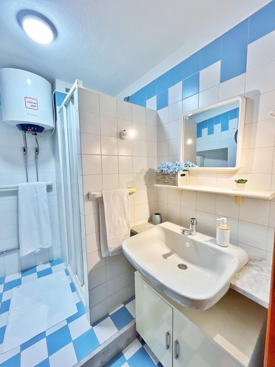 Apartament Domus Myoho Cagliari Zewnętrze zdjęcie