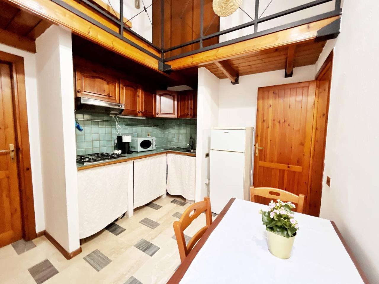 Apartament Domus Myoho Cagliari Zewnętrze zdjęcie